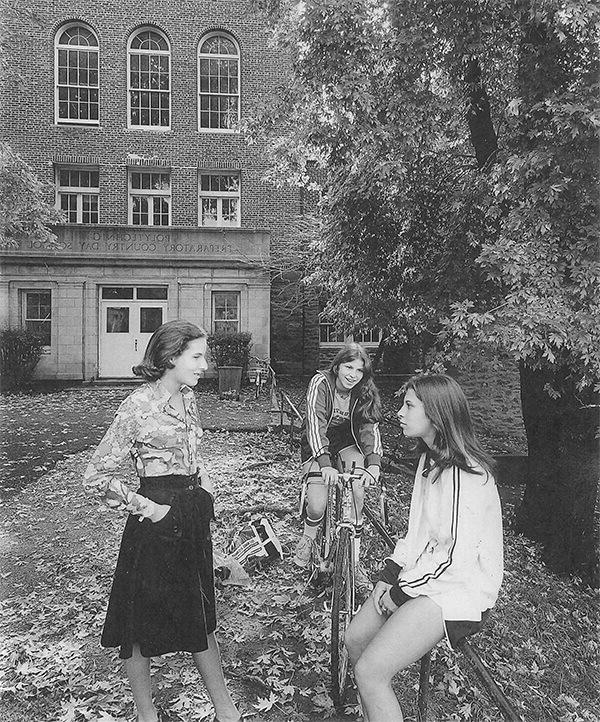 Female Poly Students on Malkin Terrace